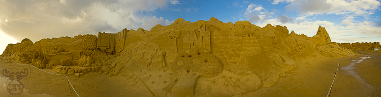 1568 - Sand Sculptures - -