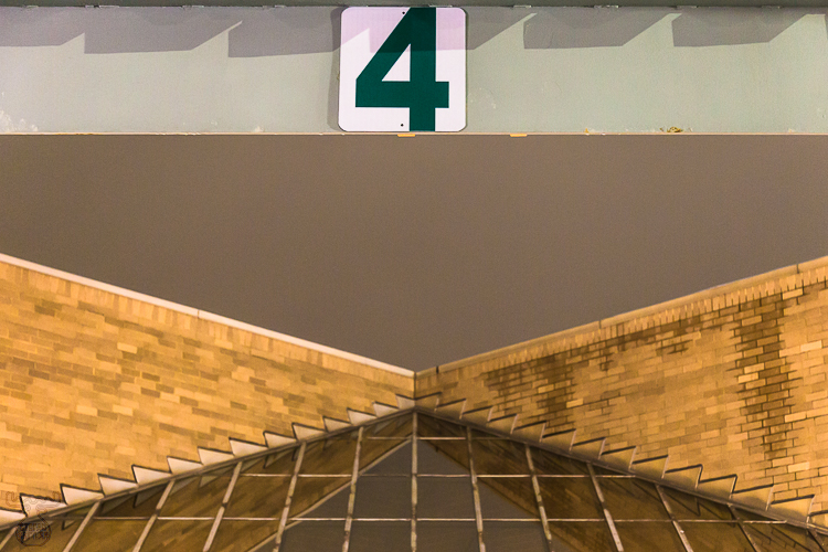 9956 - Mall Entrance no.4 - -