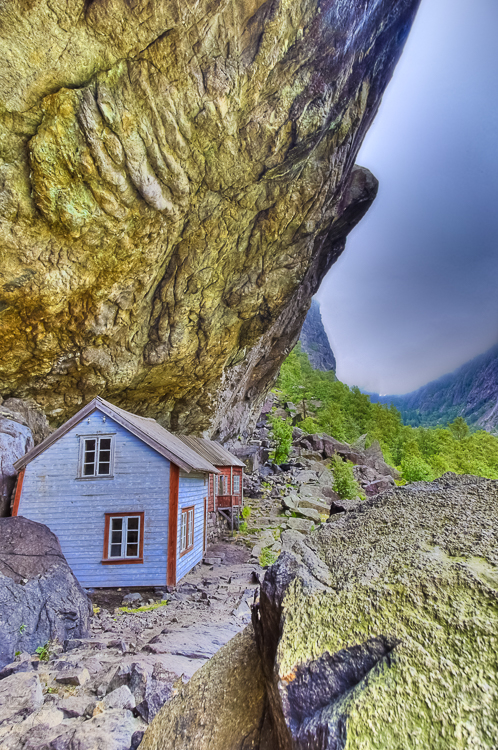 6722 - Helleren House - -